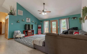 5 Bed Mountain View Retreat